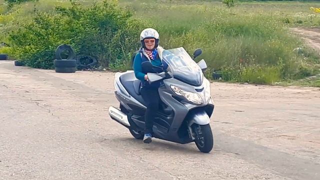 my first experience driving scooter. Suzuki Skywave 400. смотреть онлайн