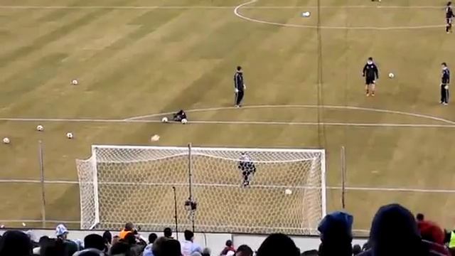 Месси забивает 2 гола одним ударом (Messi 2 goals) смотреть онлайн