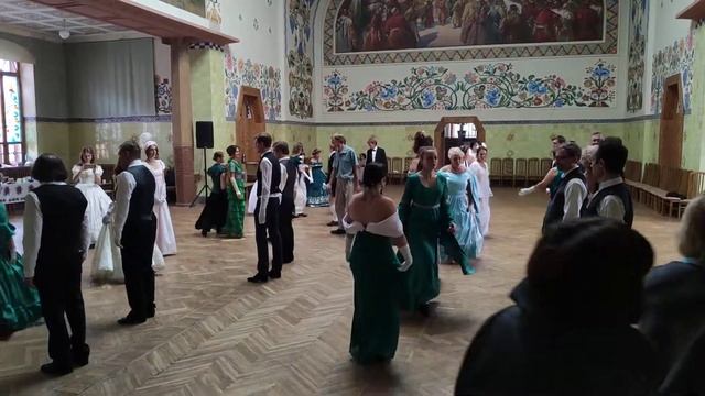 2.4. Бешеная малиновка Mad Robin - Земский бал 21.09.19, Полтава смотреть онлайн