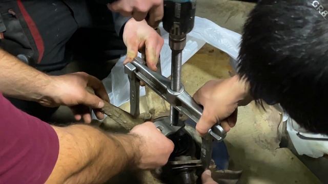 Lada Niva 4x4 Faulty Wheel Bearing Replacement смотреть онлайн