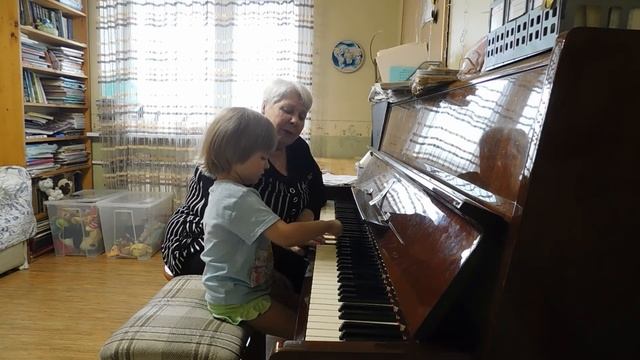 Радослава Лемешкина, 2 года 9 месяцев. Диезы и бемоли. смотреть онлайн