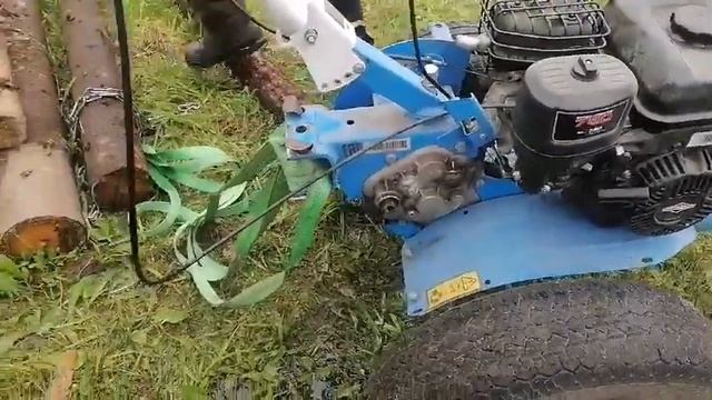 Перевожу бревна мотоблоком на участок, для левады. смотреть онлайн