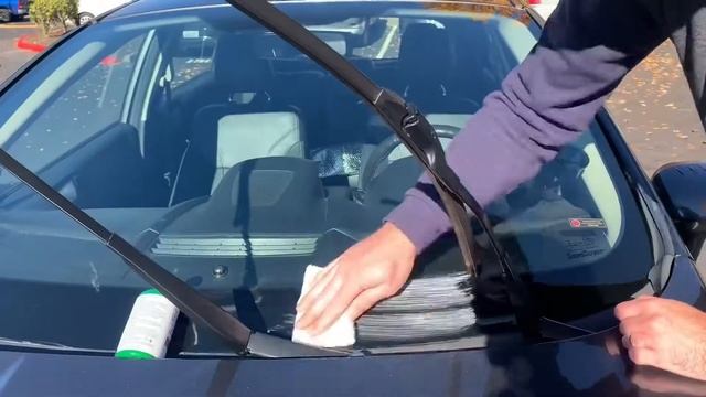 Как удалить налёт с лобового стекла? How to clean a windshield on a car? How to clean the back glas смотреть онлайн