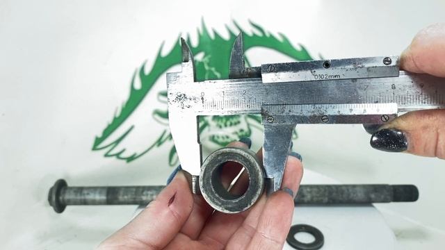 Ось заднего колеса и втулки Honda CB400SF 2002 год VTEC 2 42301-MCE-000,4213-MCE-950,42311-MCE-950 смотреть онлайн