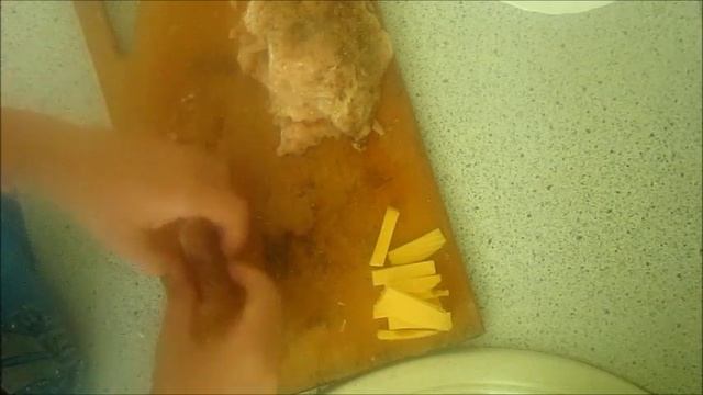 рулетики из куриных грудок с сыром. смотреть онлайн