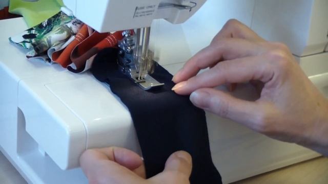 Обзор распошивальной машины Elna easycover смотреть онлайн