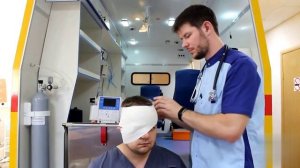 Наложение повязки на один глаз