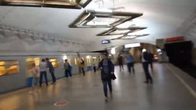 Москва 146 станция метро Тульская лето день смотреть онлайн