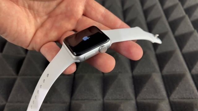 Apple Watch Series 3 GPS, 38mm Silver Aluminium Case With White Sport Band Unboxing