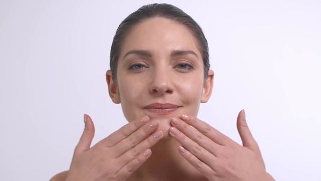 Application Tutorial: Avène Hydrance Optimale UV Light Cream SPF20 смотреть онлайн