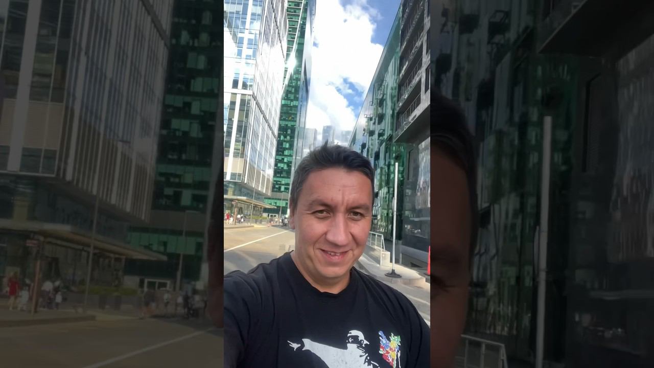 В Москва Сити на самокатах смотреть онлайн