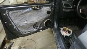 Ставим усилители и эстраду в Hyundai Solaris 2