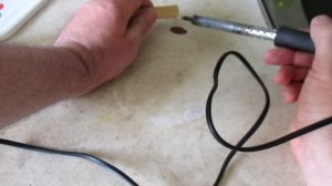 Реставрация кухонной столешницы от скола и царапин.