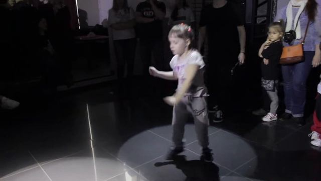 Паникаровская Даша vs Еремеева Даша | HOUSE DANCE KIDS | "SHOW YOUR DANCE 6" смотреть онлайн