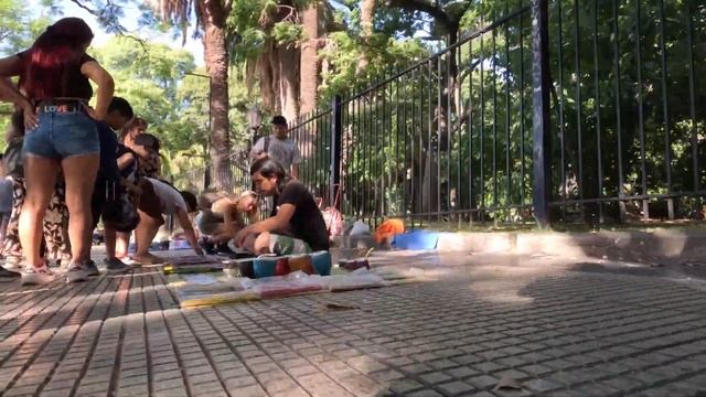 Уличные торговцы в Буэнос-Айрес смотреть онлайн