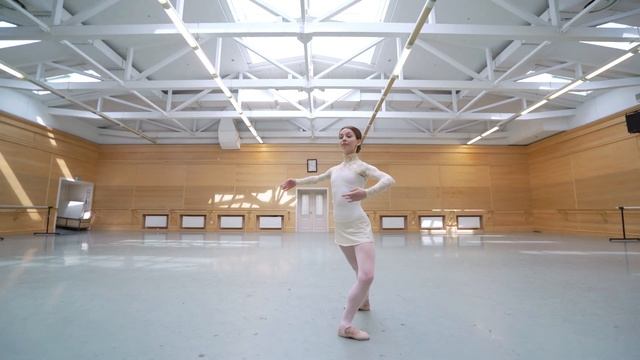 Евгения Образцова. Класс. Экзерсис на середине (урок 2)/Class. Center exercises (lesson 2) смотреть онлайн