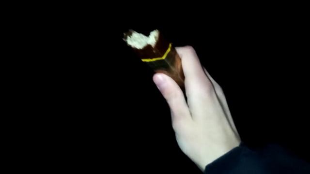 Ем халву в шоколаде, на улице