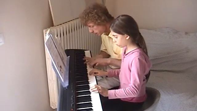 C e W NOONA Valzer piccolo Franco Meoli e allieva, pianoforte digitale смотреть онлайн