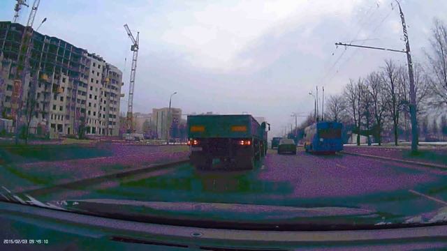 Гродно: грузовик толкнул легковушку и скрылся смотреть онлайн