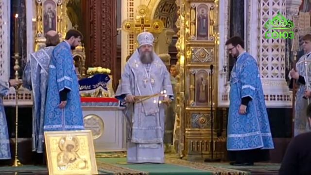 Божественная литургия в праздник Сретения Господня в Храме Христа Спасителя смотреть онлайн