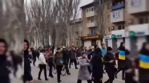 Жители Мелитополя выгоняют российских солдат из города.🇺🇦🇺🇦🇺🇦🇺🇦🇺🇦