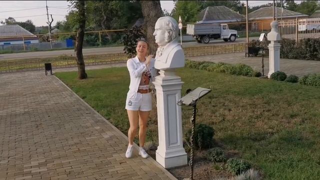 "Летаем" ✈️ (видео-обзор нового парка имени Льва Толстого в г.Новоалександровске) смотреть онлайн