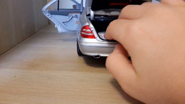 1/18 Mercedes-Benz S-class by NOREV смотреть онлайн