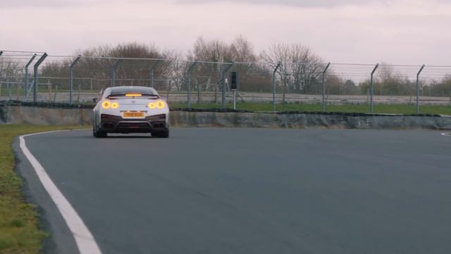 Litchfield Nissan GT-R Track Edition: Full Review | Carfection (4K) смотреть онлайн