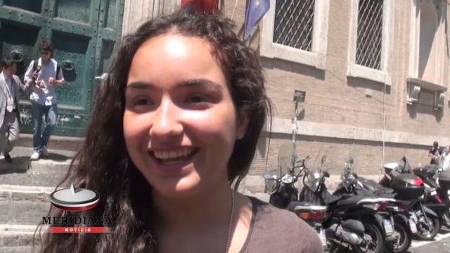 Prima prova degli esami di maturità 2013, al Visconti per tutti la stessa domanda: "Chi è Magris?" смотреть онлайн