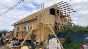 Реконструкция деревянного дома, заводим перекрытие, демонтаж крыши