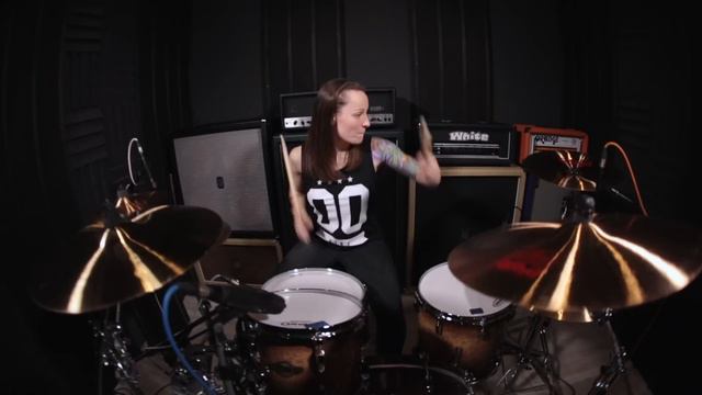 The Prodigy - Invaders Must Die (drum cover by Vicky Fates) смотреть онлайн