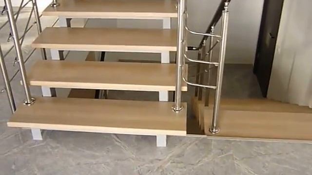 Лестница в стиле хай - Тек.