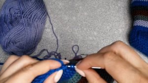 Носочки  платочной вязкой, спицами на тросике.   Окс. И.