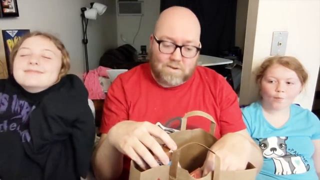 SoCal Pick-Ups, Weird Cereal and More Unboxed смотреть онлайн