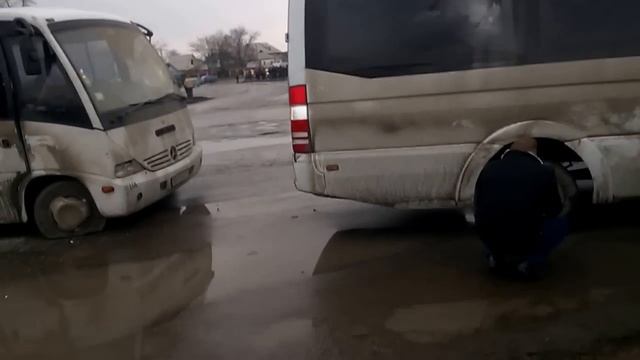 20.02.2014 Перехват автобусов с титушками у городе Звенигородка! смотреть онлайн