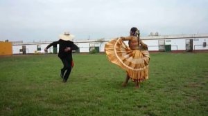 Маринера. Национальный танец Перу. Пара.