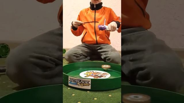 Мы с моим другом Никита играем Бейблэйд смотреть онлайн