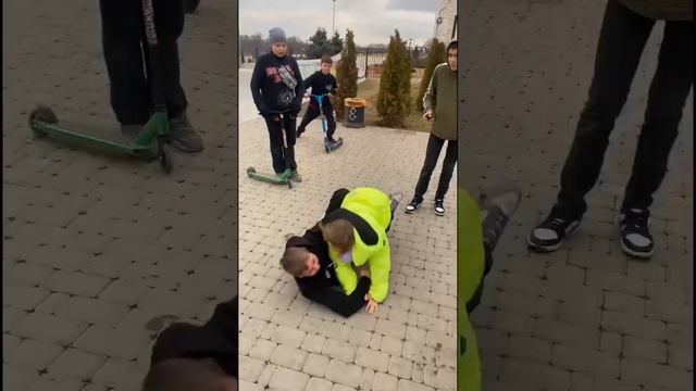 а как вы начали кататься?? #самокат #рекомендации #skatepark #scout #shortvideo #самокаттрюки смотреть онлайн
