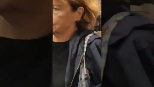 Украинская песня в метро смотреть онлайн