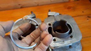 Подгоняем и собираем поршневую мотоцикла Иж Юпитер 5. Эксперимент с новодельными поршнями.