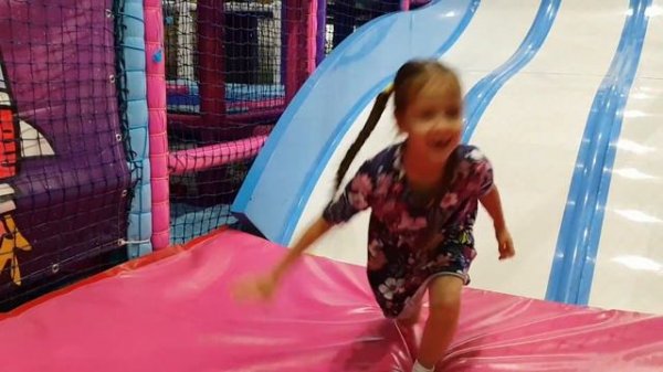 Супер Санта в MOST PLAYLAND Детская игровая комната в Днепре KIDS PLAYGROUND