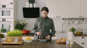 Как по этикету есть мидии / Уроки этикета с Almette, учимся есть мидии правильно