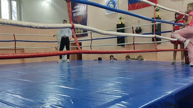 бокс бой. девочки 11 лет.mp4 смотреть онлайн