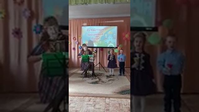 Здравствуй, лучик солнечный слова Е Матвиенко, музыка М Быстровой в исполнении детей старшей групп смотреть онлайн