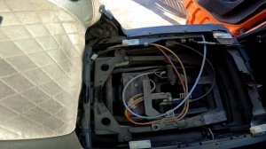 Как снять подушку сидения MAN evro 6 TGX и убрать скрип сидения.#ремонтавто#тягачи#man#хочуврек