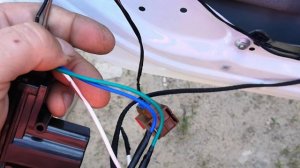 Перегорает предохранитель центрального замка сигнализации. Lada Granta