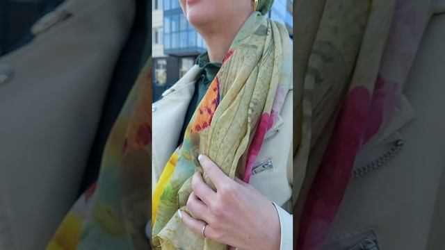 Стильный образ с платком на осень.#shorts смотреть онлайн