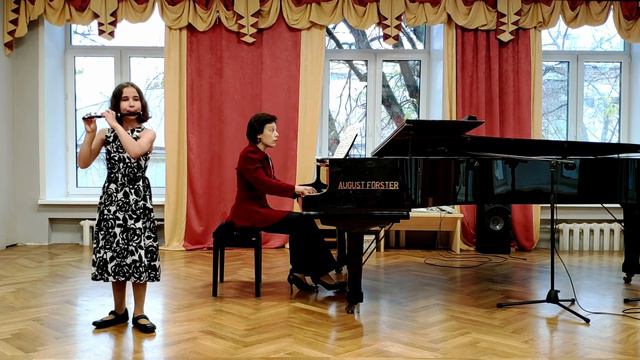 Ян Кларк "Солнечные потоки" София Чечик (флейта-пикколо), Ольга Бер (ф-но). смотреть онлайн