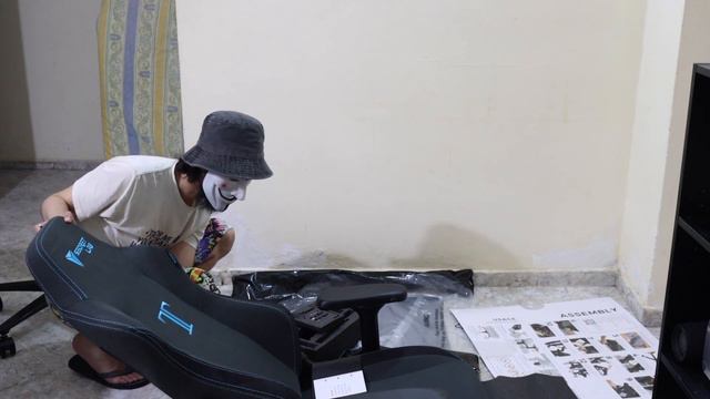 Unboxing Best Gaming Chair Secret Lab TITAN 2020 | فتح علبة احسن كرسي ألعاب Secret Lab TITAN