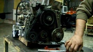 Ремонт двигателя DEUTZ F3L1011 - помощь в мастерские, видео с нашего обучения 2012 год.